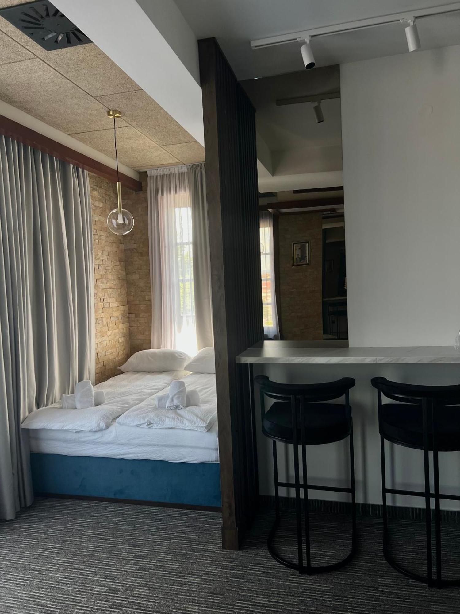 Hotel Zlatni Bor Sokolac  Екстериор снимка