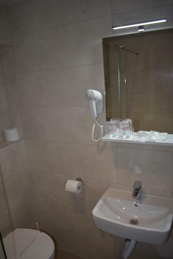 Hotel Zlatni Bor Sokolac  Екстериор снимка